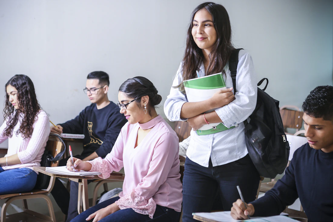 Schülerinnen und Schüler, die vor der Berufswahl in der Region Oldenburg stehen
